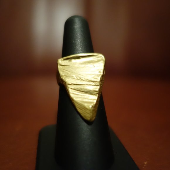 Nettie Kent Slice of Sand ring $154 in textured gold finished brass size 6 w box - Picture 6 of 8